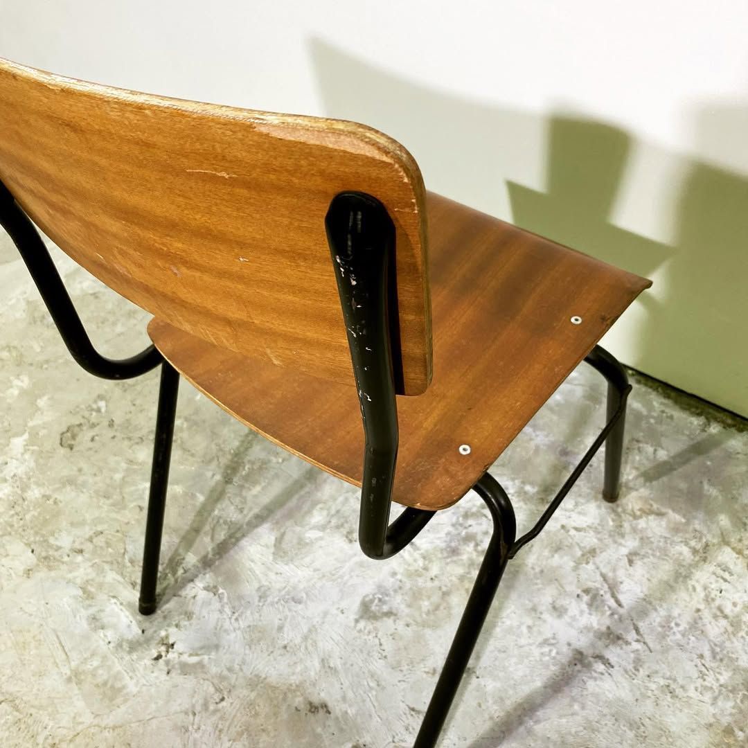 season5-2 / school chair