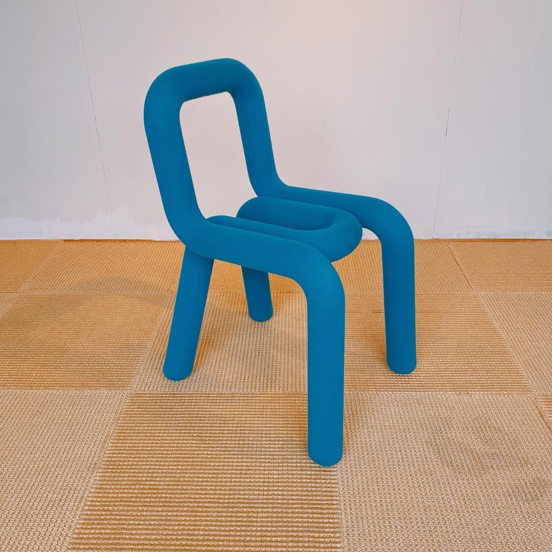 season30-2 / Mustache Chair / turquoise blue