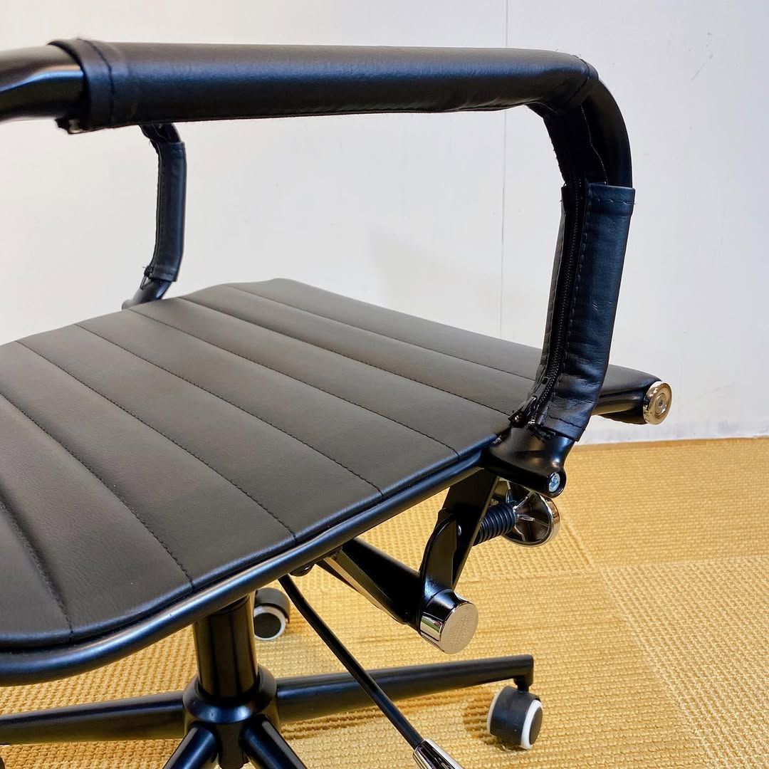season12-2 / Desk Chair