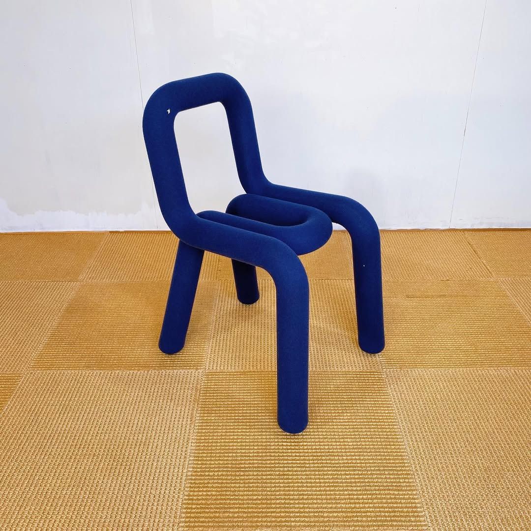 season10-3 / Mustache Chair (BL)