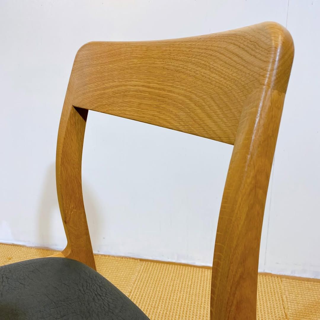 season37-3 / Chair