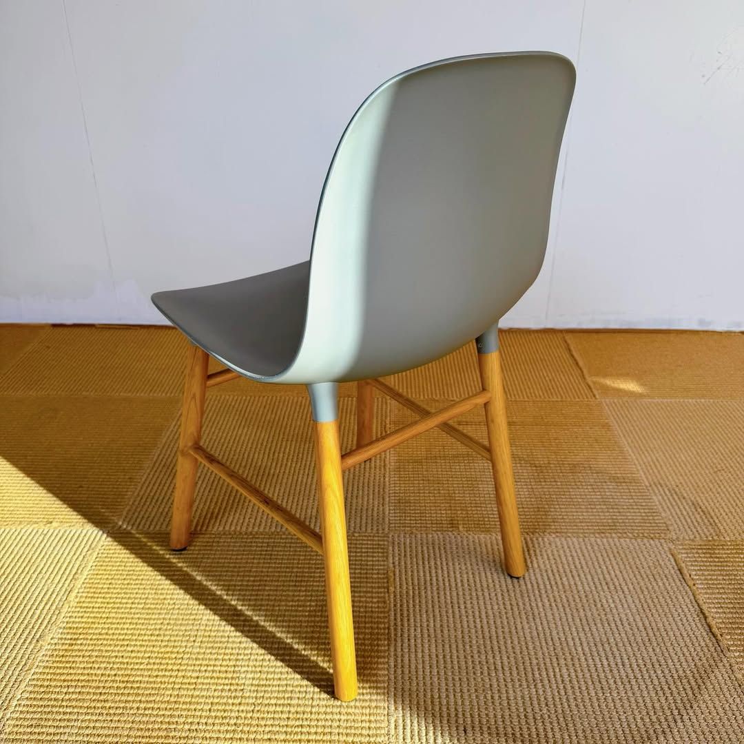season45-5 / デザイナーズチェア Form Chair（Normann Copenhagen）