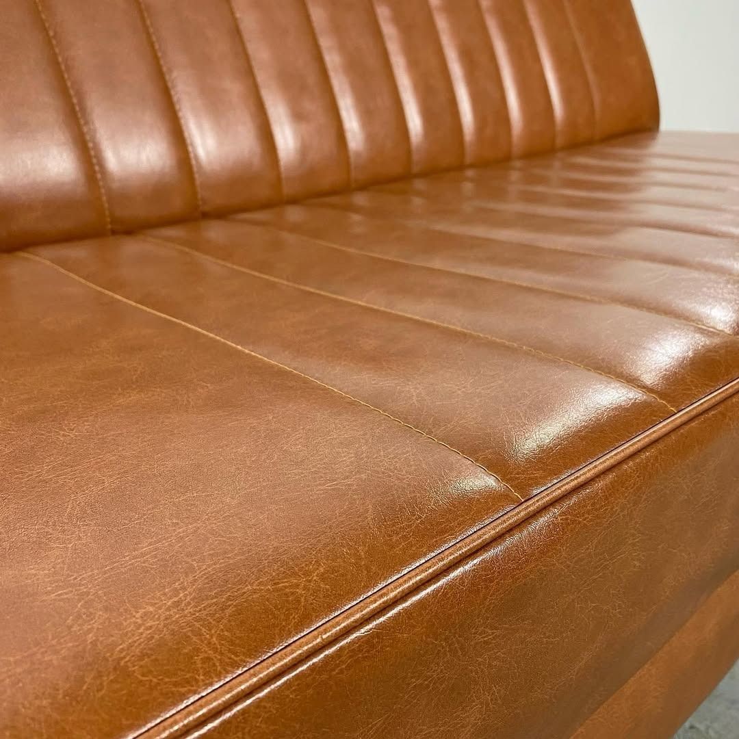 season3-4 / center sofa