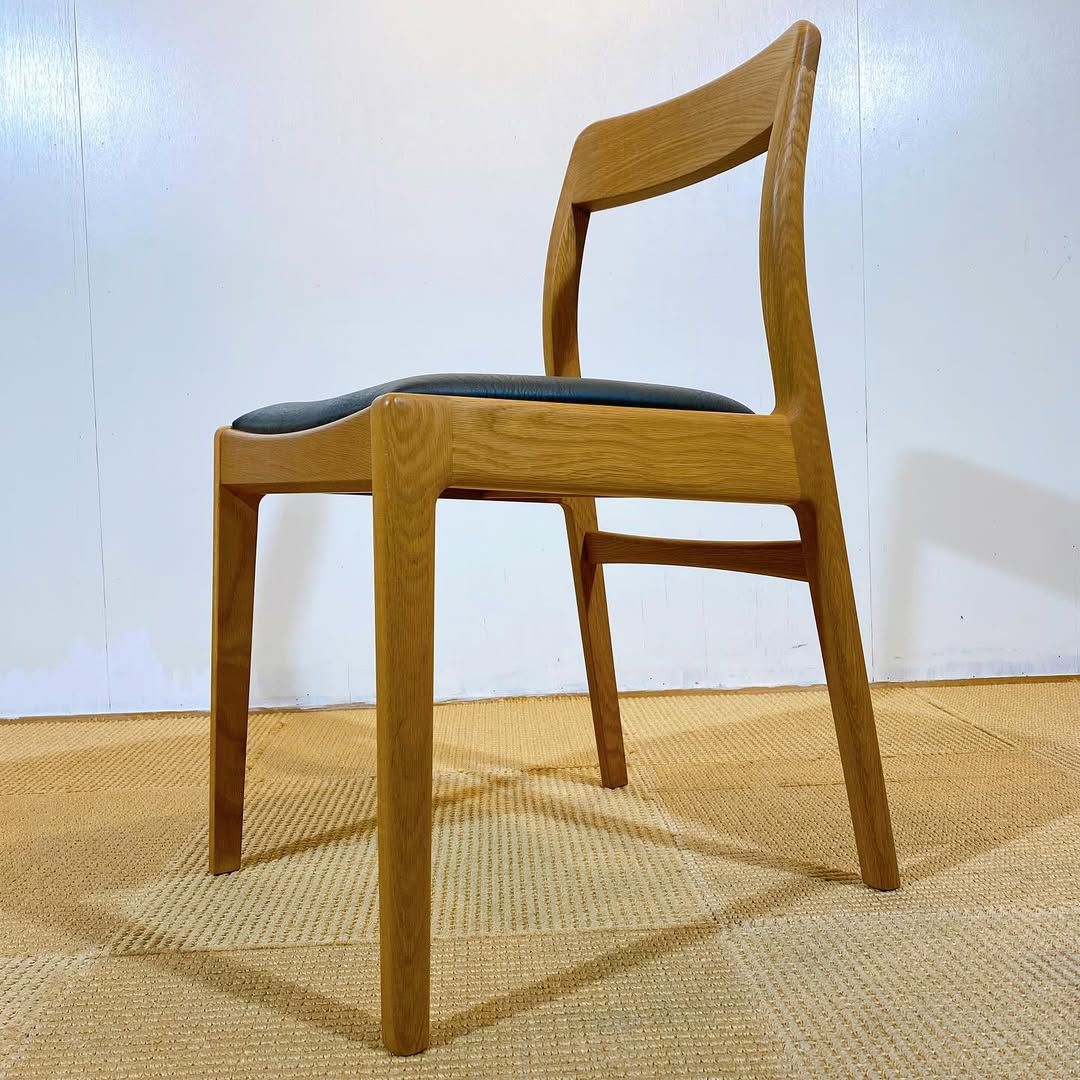 season37-3 / Chair