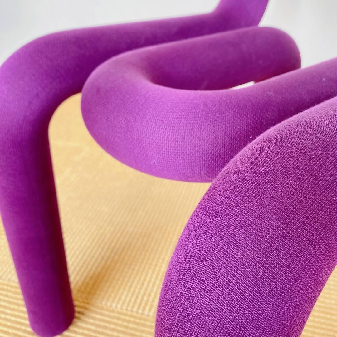 season30-1 / Mustache Chair / purple