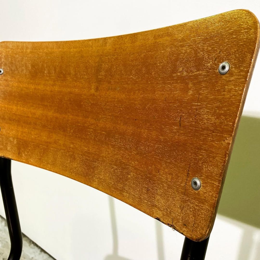 season5-2 / school chair