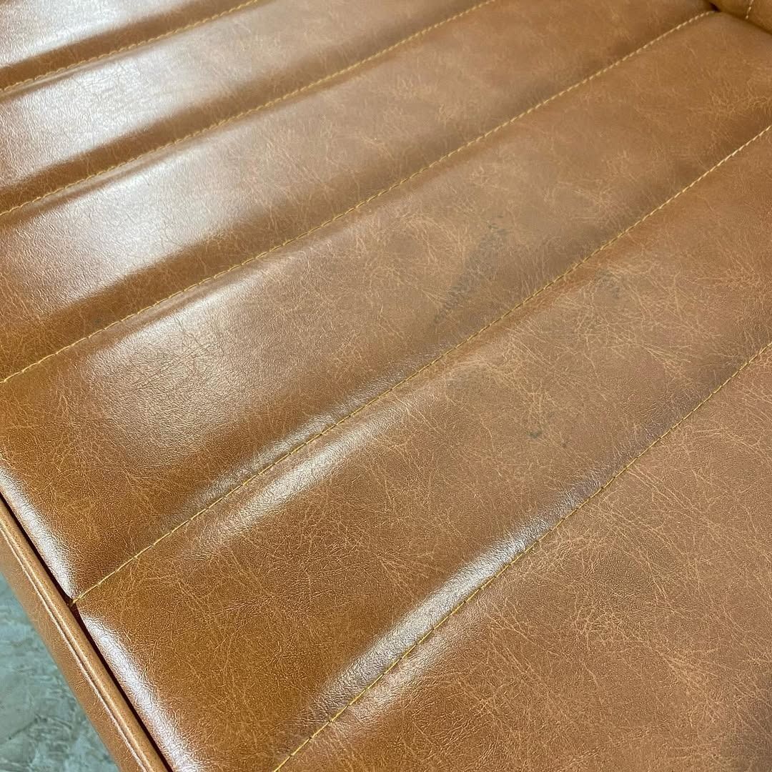 season3-6 / center sofa
