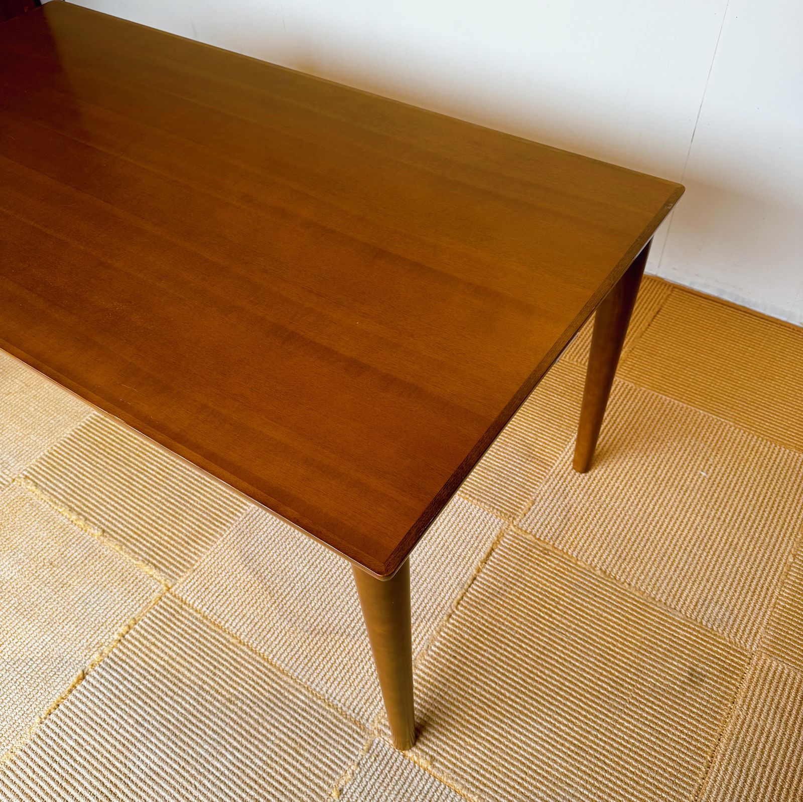 カリモク60ダイニングテーブル / KARIMOKU60