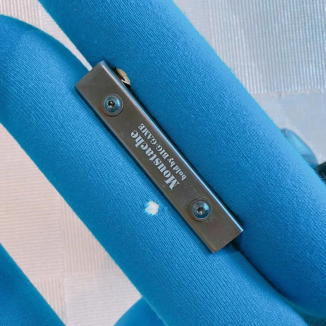 season30-2 / Mustache Chair / turquoise blue