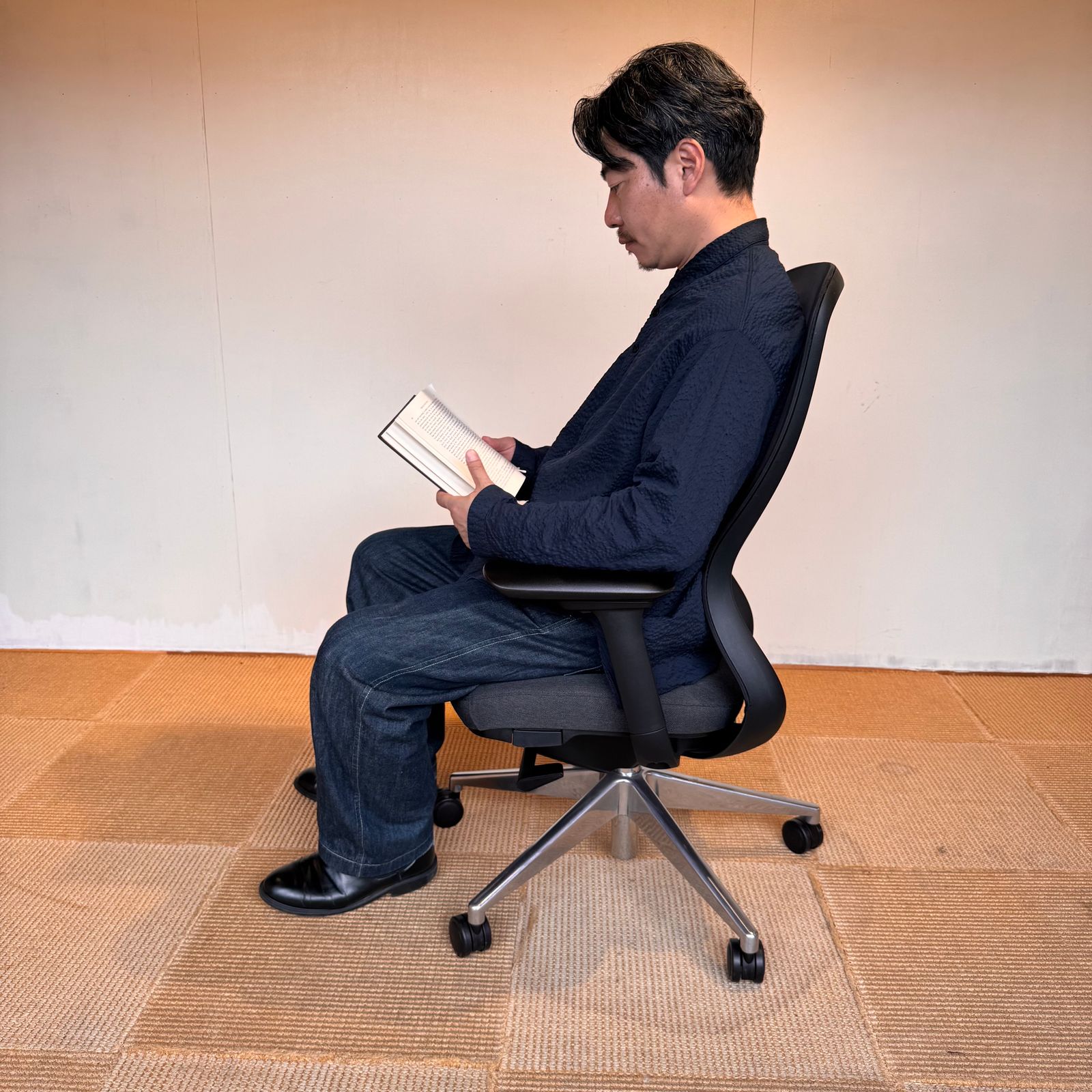 season57-1 / オフィスチェアAIR A-03E (ブラック)